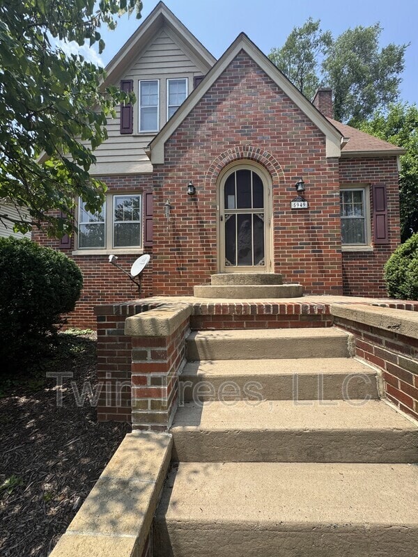 Building Photo - 5949 Gospel St