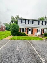 Building Photo - 136 Crestmont Ave