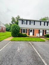 Building Photo - 136 Crestmont Ave