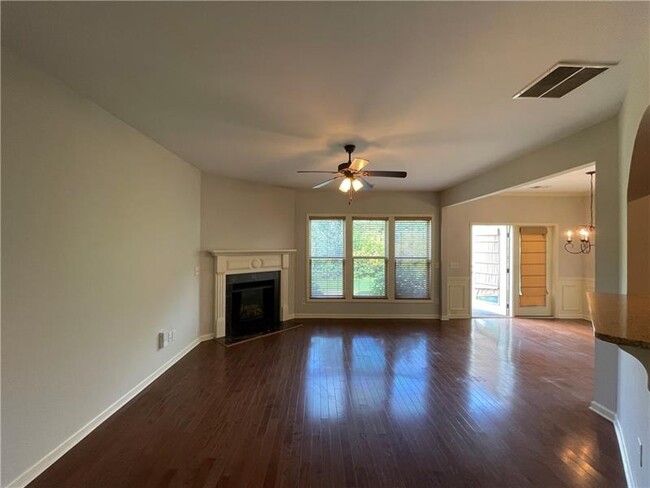 Foto del edificio - 5515 Falls Landing Dr
