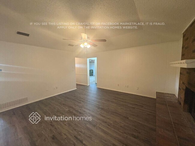 Foto del edificio - 5205 Hideaway Ct