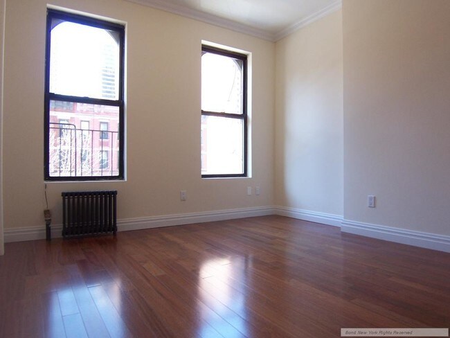 Building Photo - 1726 2nd Ave