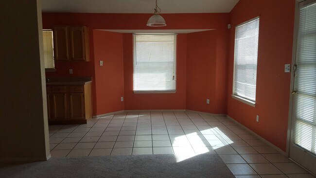 Building Photo - Beautiful house near Loop 375 and Edgemere