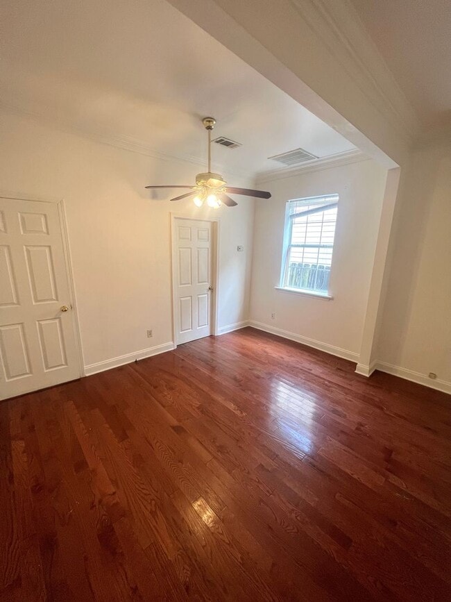 Foto del edificio - 150-150 Millaudon St