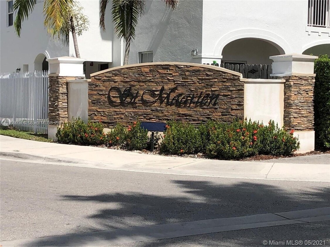 Primary Photo - 8960 NW 97th Ave