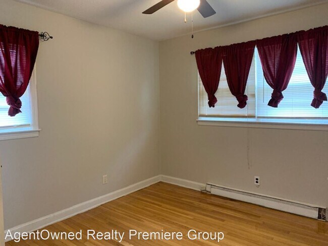 Building Photo - 3 br, 1 bath House - 404 Madeline Ave