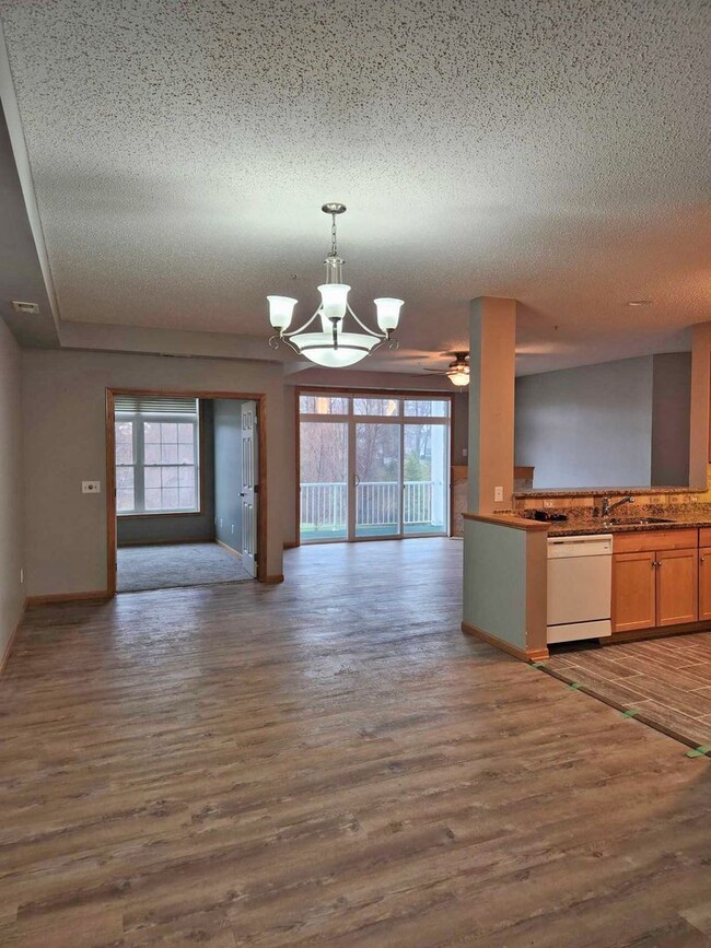 Building Photo - rare Demand village by the bay condo for l...