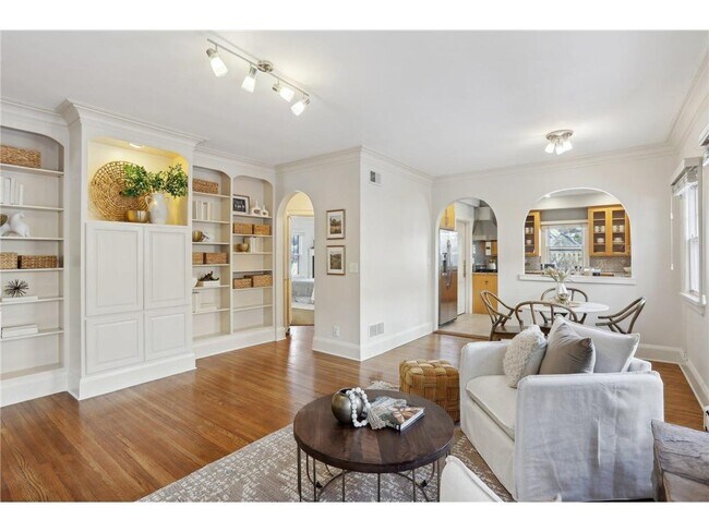 Foto del edificio - 1770 James Ave S