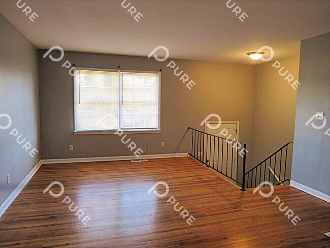 Building Photo - 6119 Trent Dr NW
