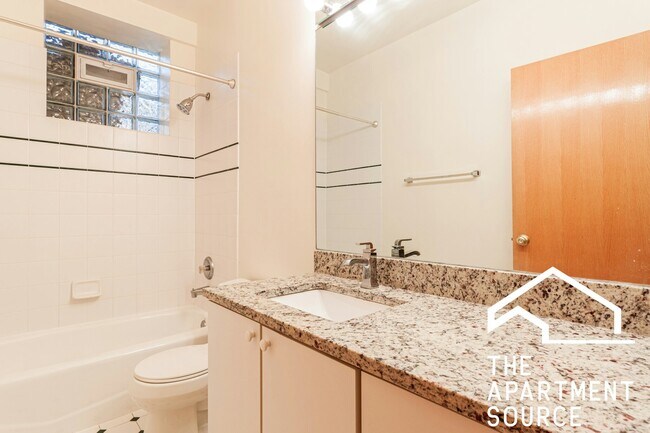 Foto del edificio - 3117 N Damen Ave