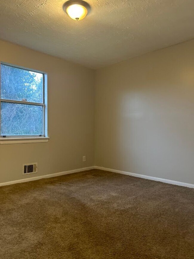 Foto del edificio - 3 bed 2 bath in Decatur!