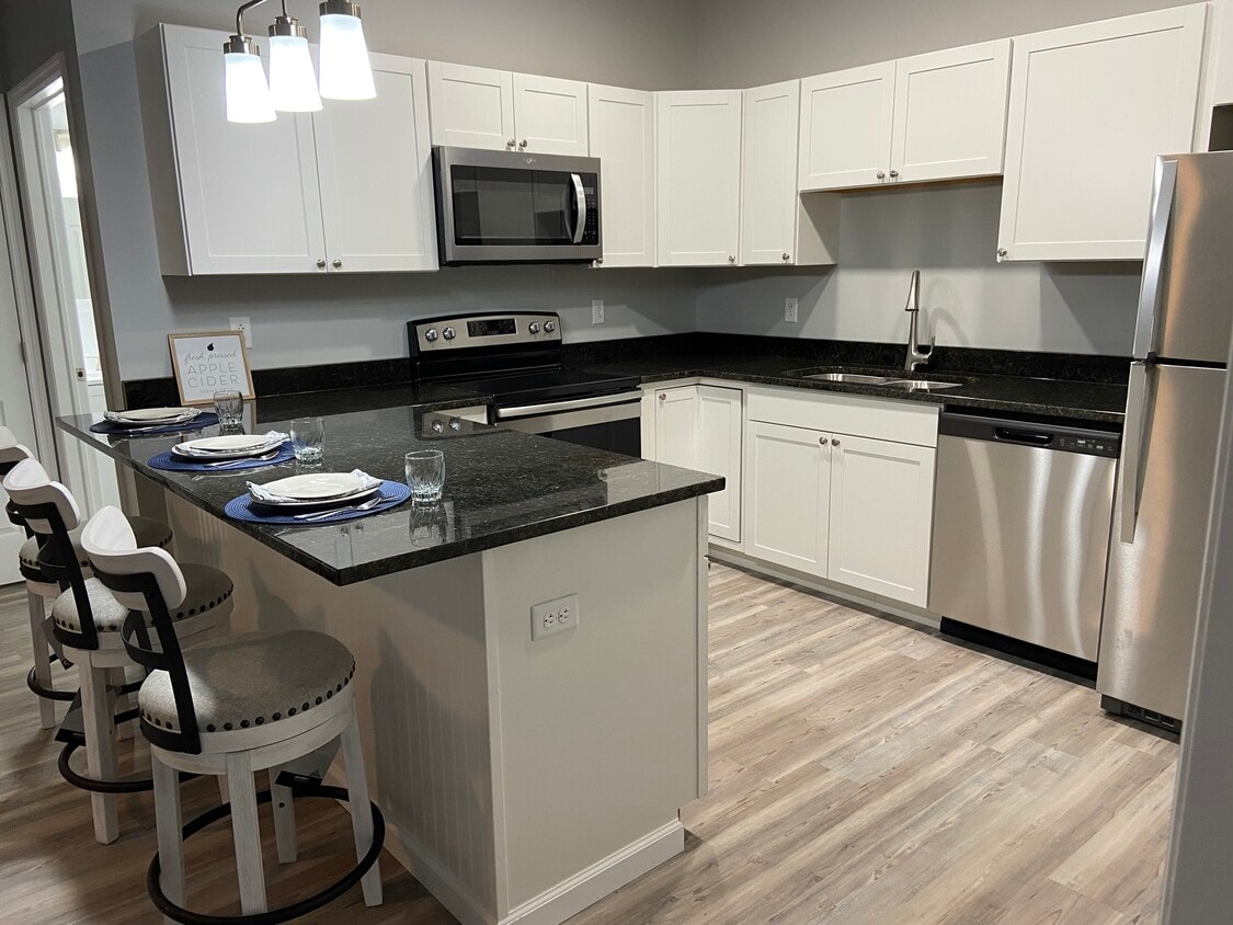 Photo - 15 LLC - 23 St. Charles Street