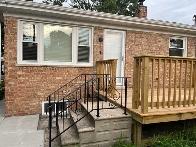 Building Photo - 5344 N Mont Clare Ave