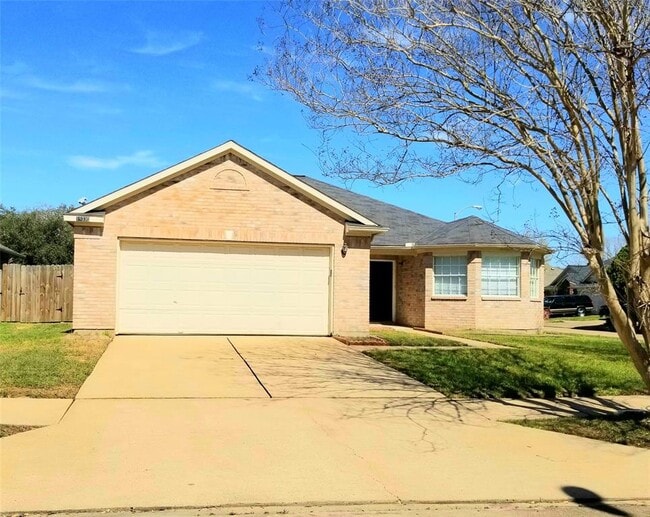 Building Photo - 19330 Larissa Dr