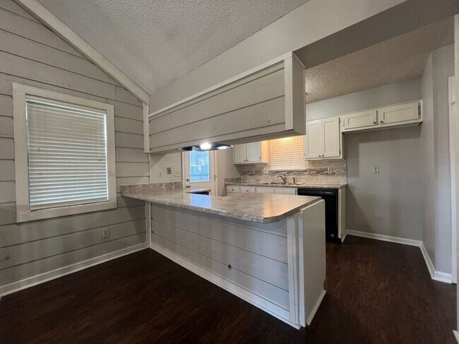 Foto del edificio - 6495 Falling Mist Ln