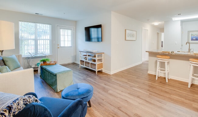 Building Photo - Runaway Bay