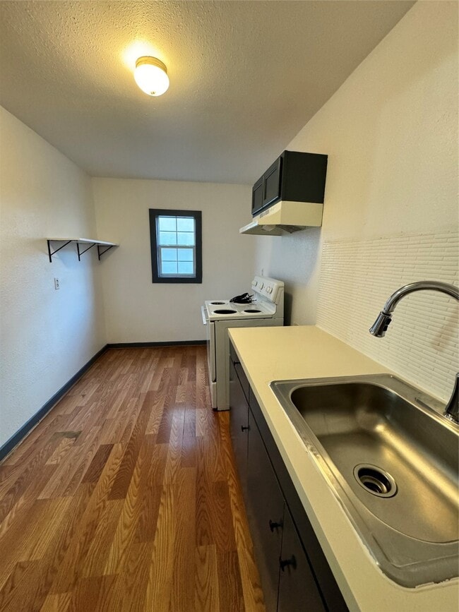 Building Photo - 5320 Polk St