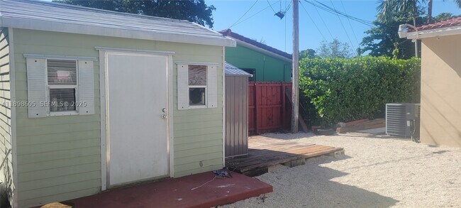 Foto del edificio - 6021 SW 62nd St