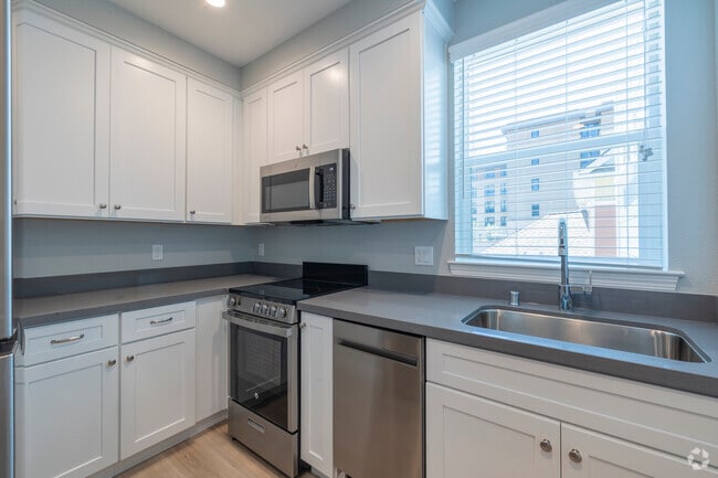 1BR, 1BA - 542SF - Kitchen - 2016-2020 Dwight Way