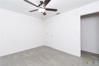 Building Photo - 3402 Toledo Dr