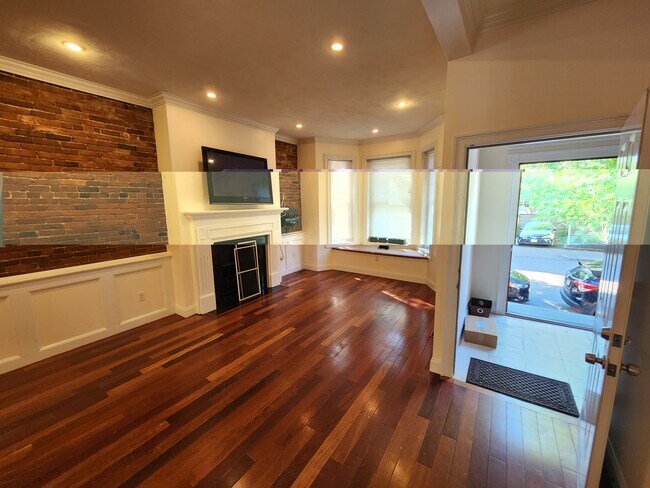 Foto del edificio - 566 E 5th St