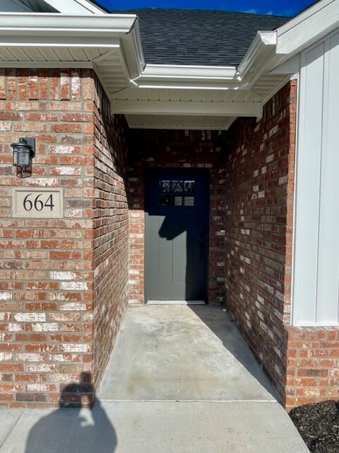 Building Photo - 664 Woodland St