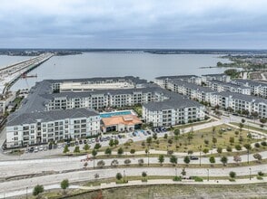 Building Photo - Reveal at Bayside