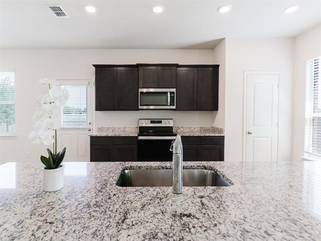 Foto del edificio - 608 Aqueduct Dr