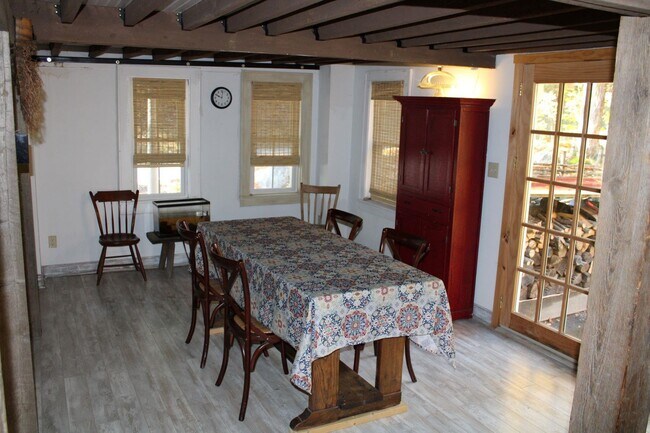 Foto del edificio - 725 New Hampshire Rte 103