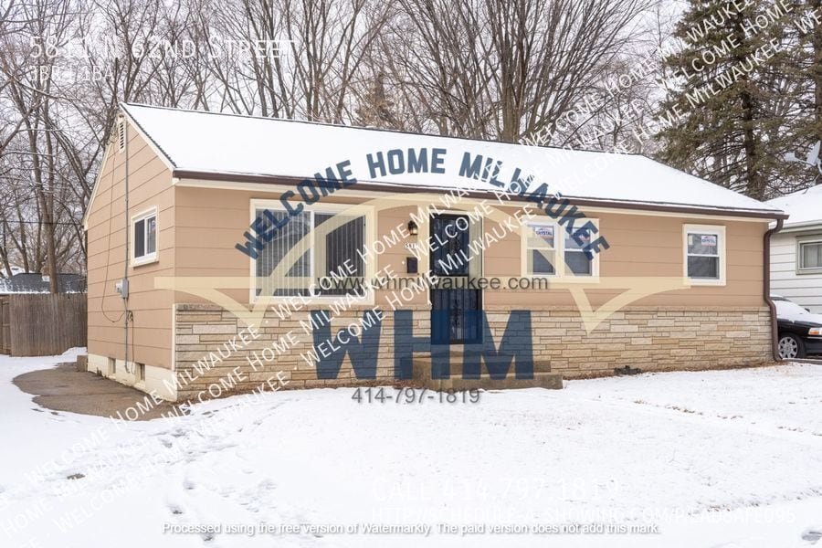 Primary Photo - Welcome To This Beautiful and Cozy 3 Bedro...