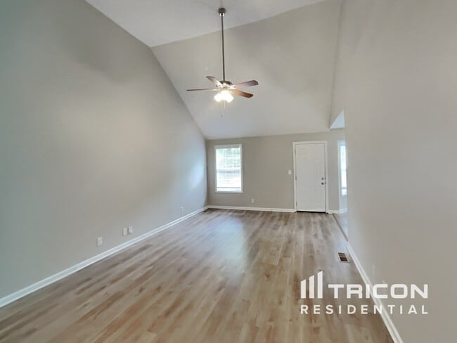 Building Photo - 2432 Egret Dr