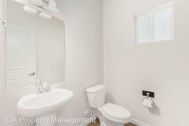Building Photo - 4 br, 2.5 bath House - 224 157th Pl. SW
