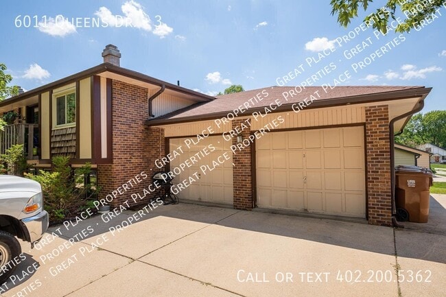 Building Photo - 6011 Queens Dr