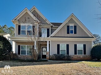 Building Photo - 2250 Village Green Dr