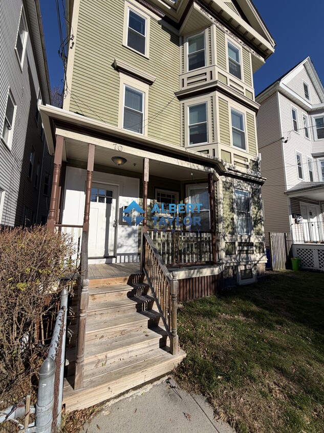 Primary Photo - 70 Calumet St