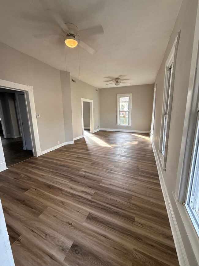 Building Photo - 3 bedroom/2 bath house