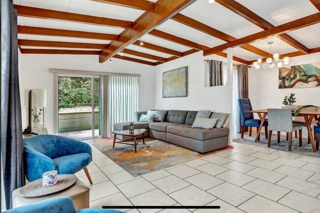 Living Room - 220 Los Altos Pl