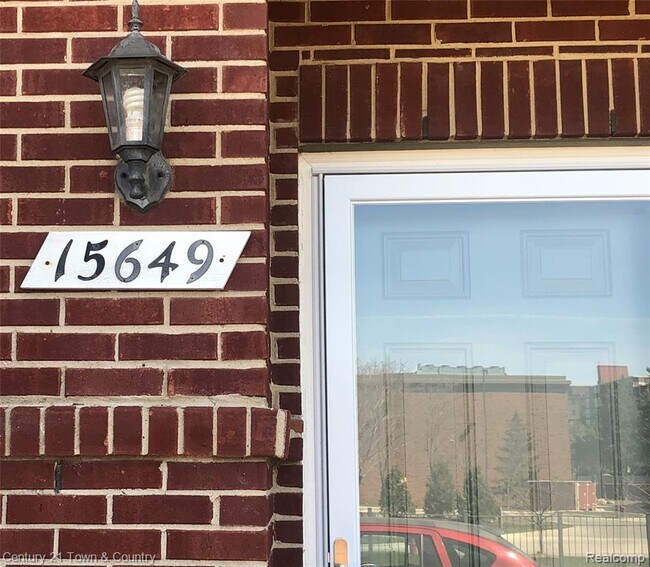Building Photo - 15649 Stone Crossing Dr