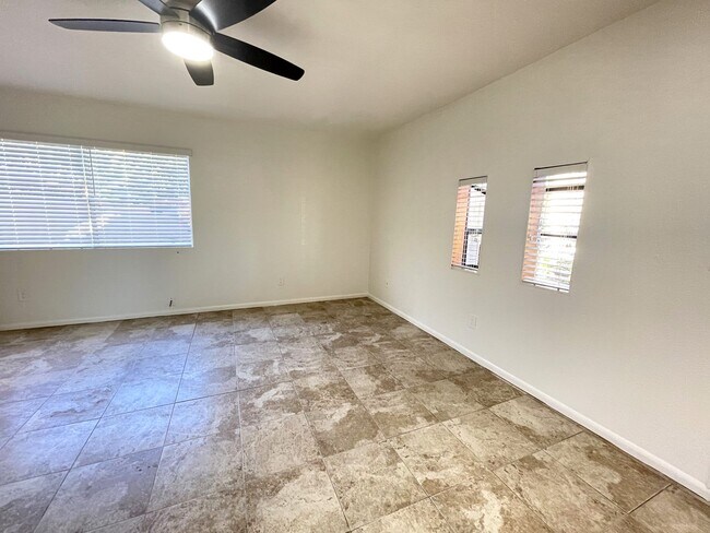 Foto del edificio - 4472 Felton St
