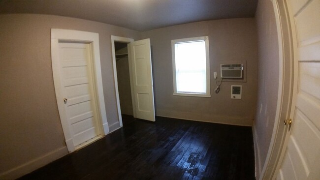 Building Photo - 2 Bedroom House Near Downtown OKC