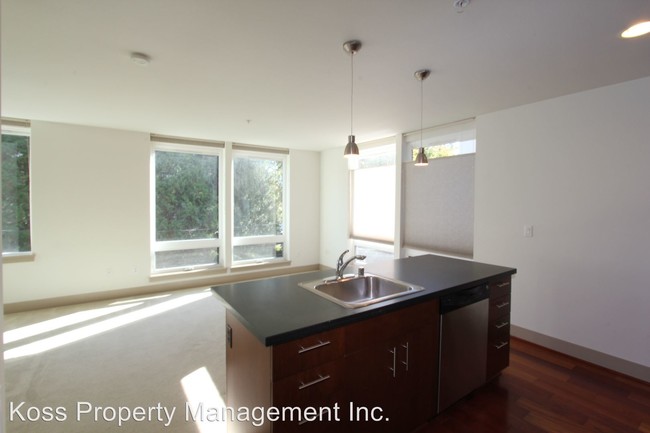Building Photo - 4547 8th Ave NE