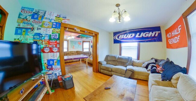 Building Photo - 3D Tour Available - Huge House! Pet friend...