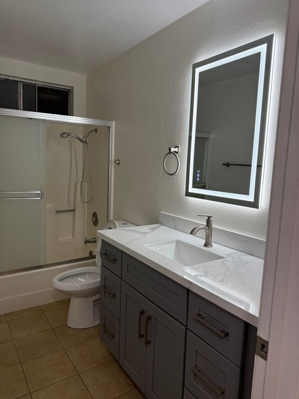 Building Photo - 14 Fairside