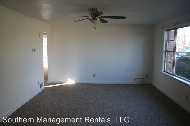 Foto del edificio - 3 br, 1 bath House - 86 N. Main St.