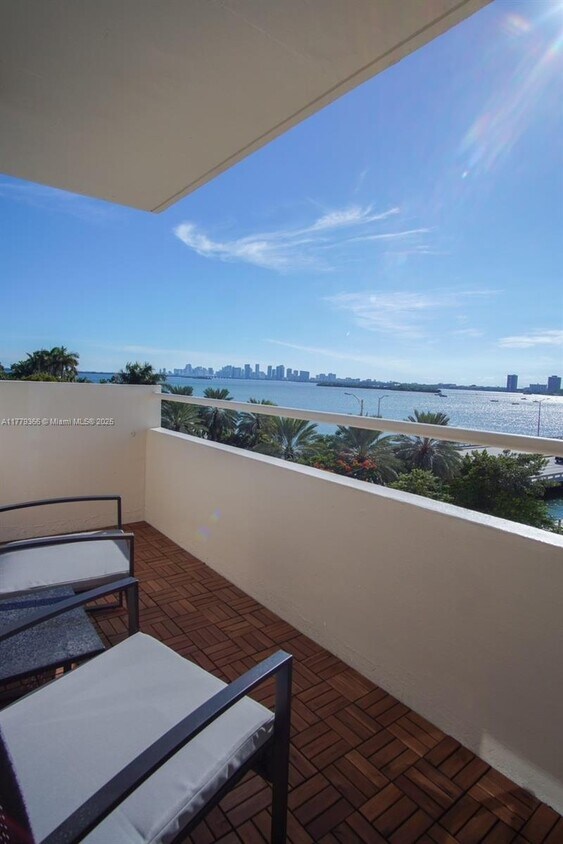 Foto principal - 7904 West Dr