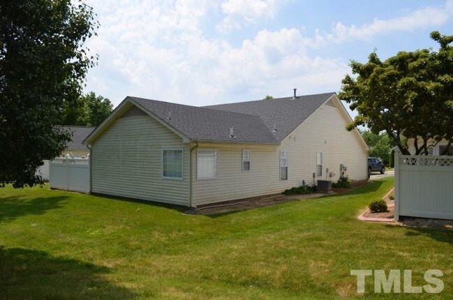 Building Photo - 114 Rama Ct