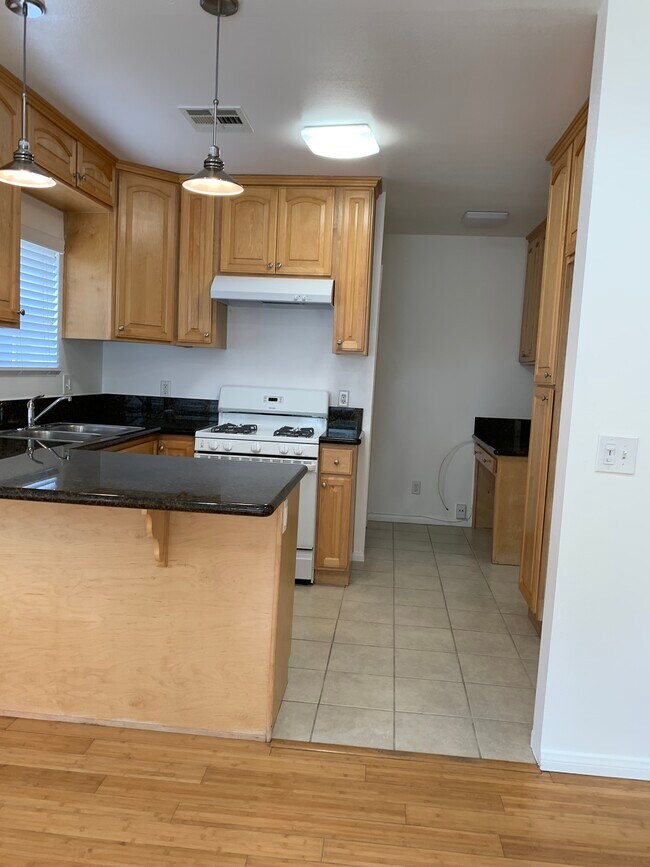 Kitchen - 1529 E Elizabeth St