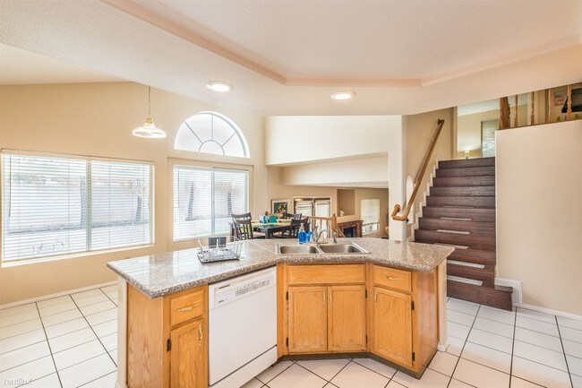 Foto del edificio - 5 br, 2.5 bath House - 2801 Via Bel Mondo St