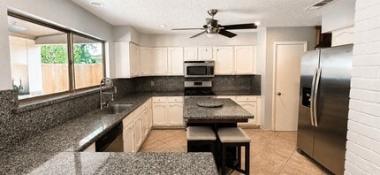 Building Photo - 13914 Bonnington Dr