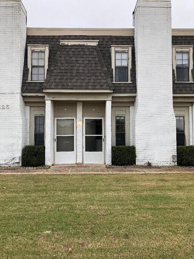Foto del edificio - 2125 Beaumont Dr